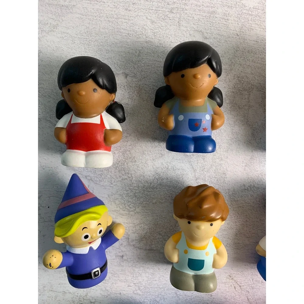12 Little‎ People/Figures People Professions Doctor Fireman Police Worker Toys
